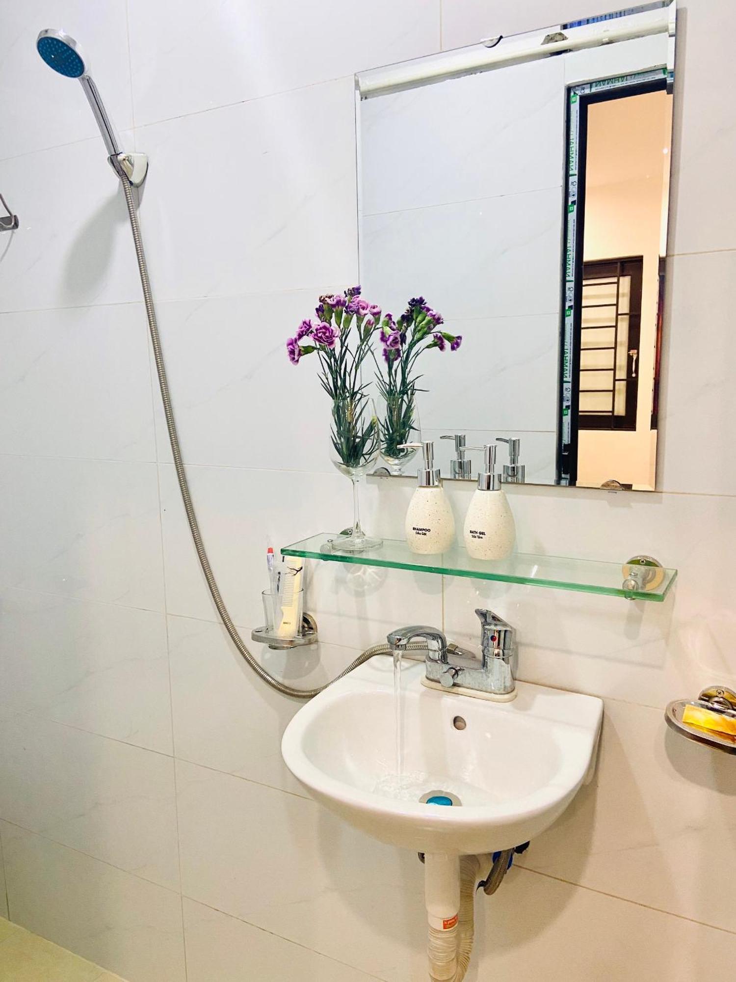 Hanoi Cozy Homestay Long Bien Екстер'єр фото